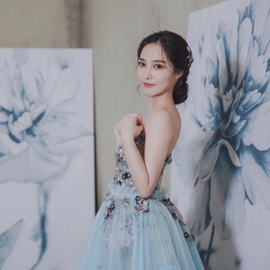 人人摸人人舔人人插
