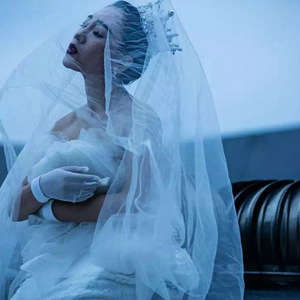 人人摸人人舔人人插
