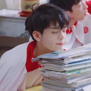 人人摸人人舔人人插
